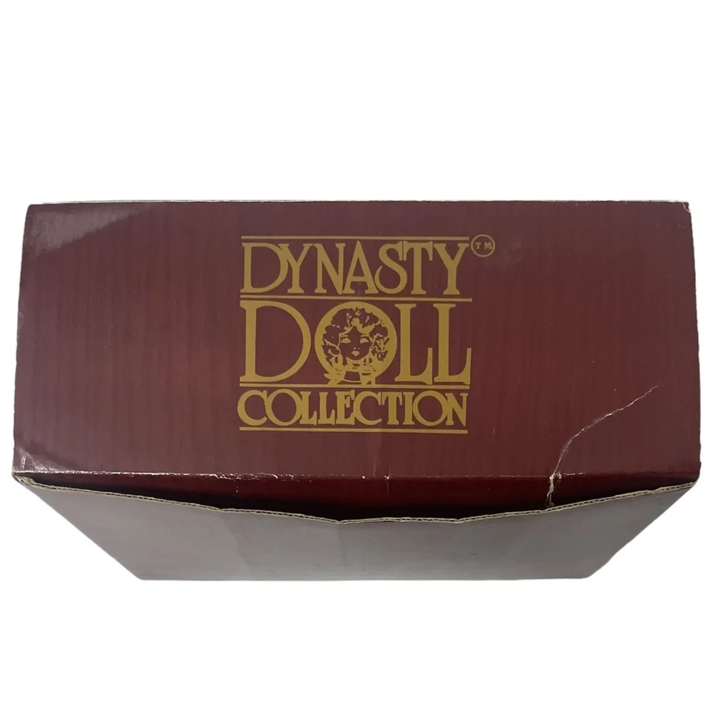 Vintage Musical Baby Dara Porcelain Wind Up Music Box Dynasty Doll Collection
